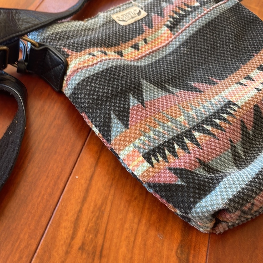 PISTIL HANDBAG - Picture 9 of 12